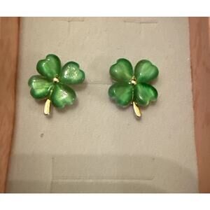 NWT Pierced Earring Set Green Four Leaf Clover Plastic And Metal 1/2" Post.